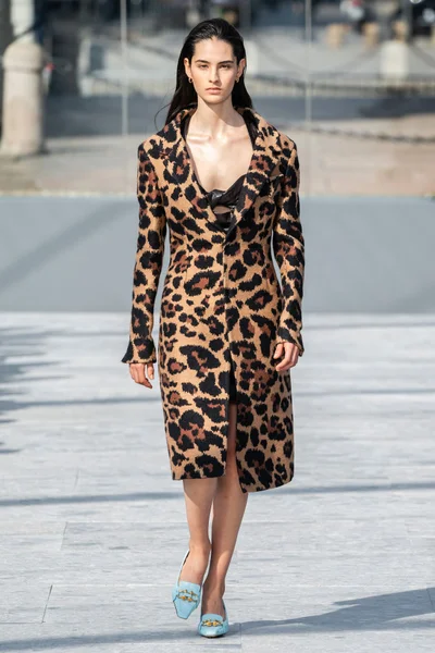 Look 14